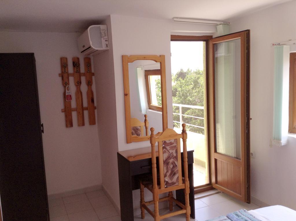 Guest House Yavorov チェルノモレツ 部屋 写真